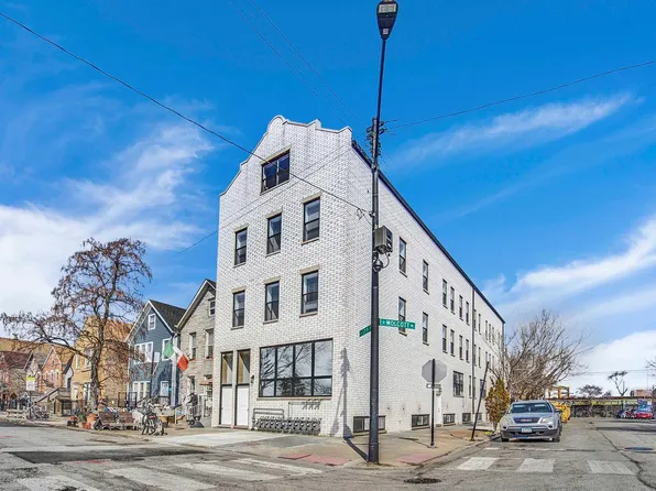 1900 W 17th St, Chicago, IL