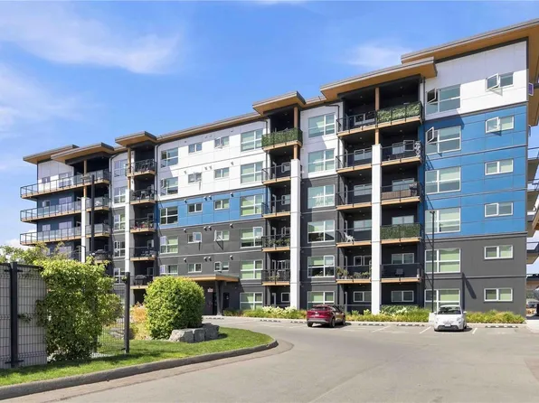 2461 Gateway Rd #206, Langford, BC V9B 6M6