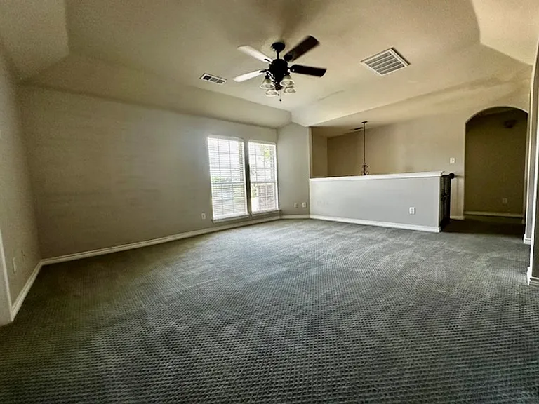 7005 Crenshaw Ln — Photo 10