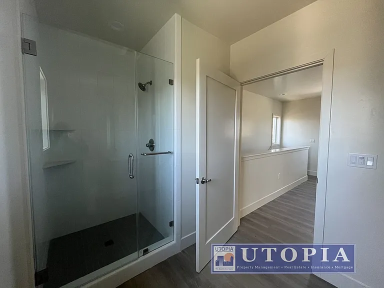 528 Dufour St #A — Photo 13