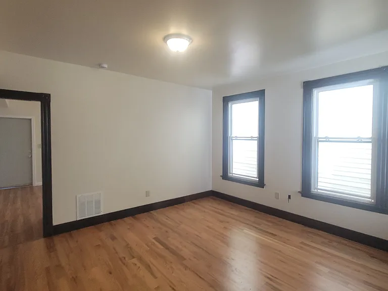 138 Carlisle St #2 — Photo 12