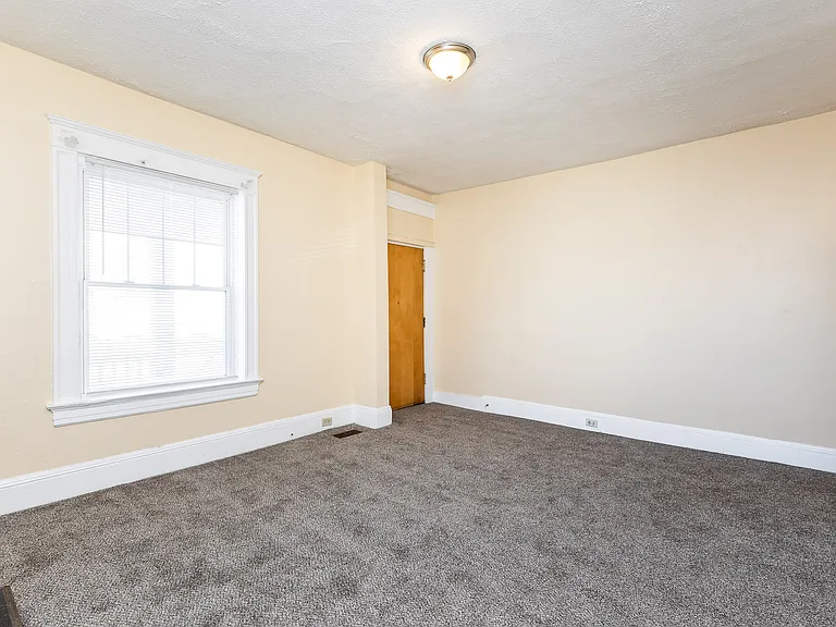 811 Lexington Ave #1 — Photo 3
