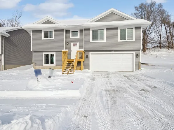 1908 Holly Meadow Ave SW, Cedar Rapids, IA 52404