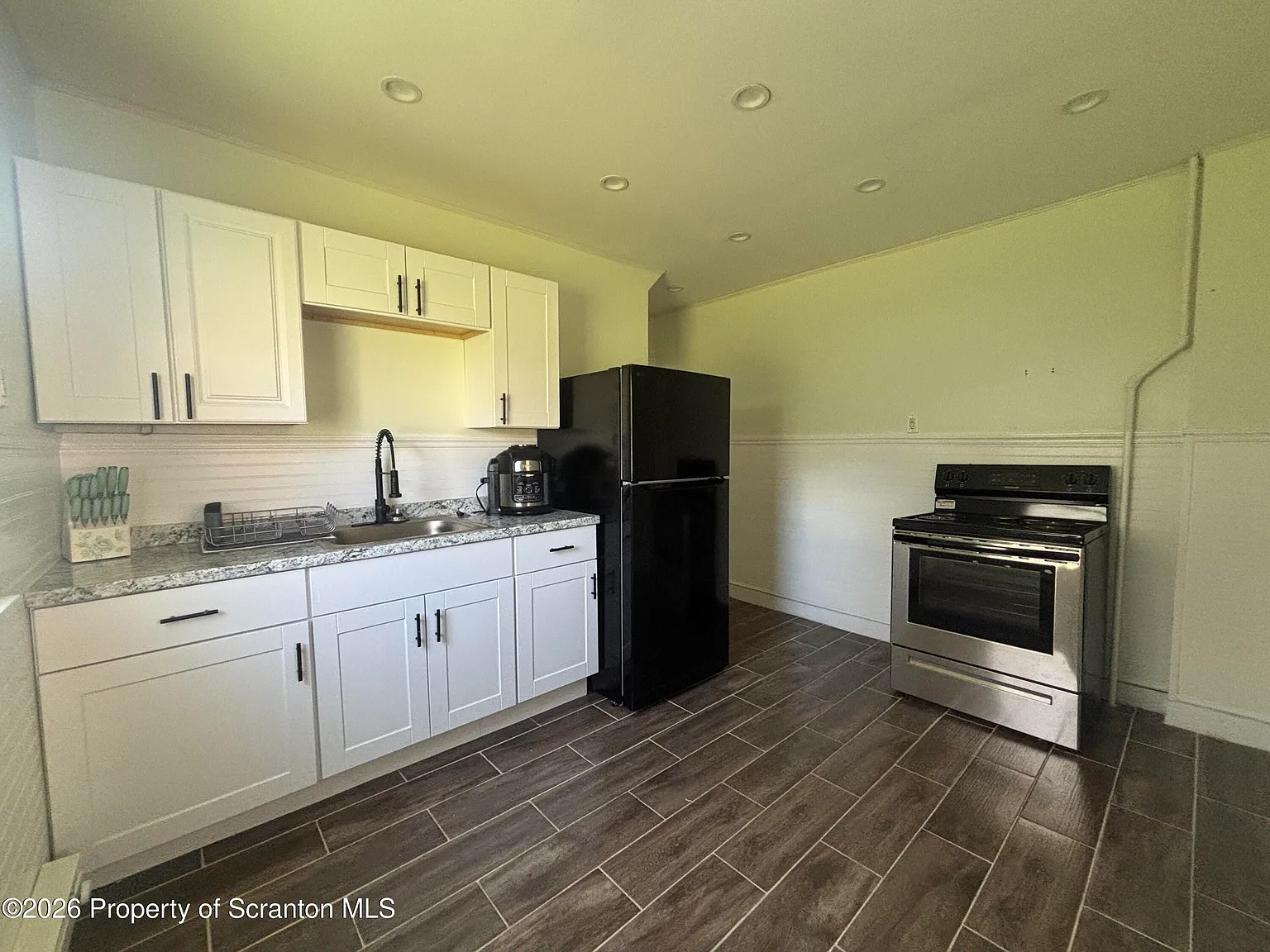 1 bed, 1.0 bath, 380 sqft, $800 — Photo 4