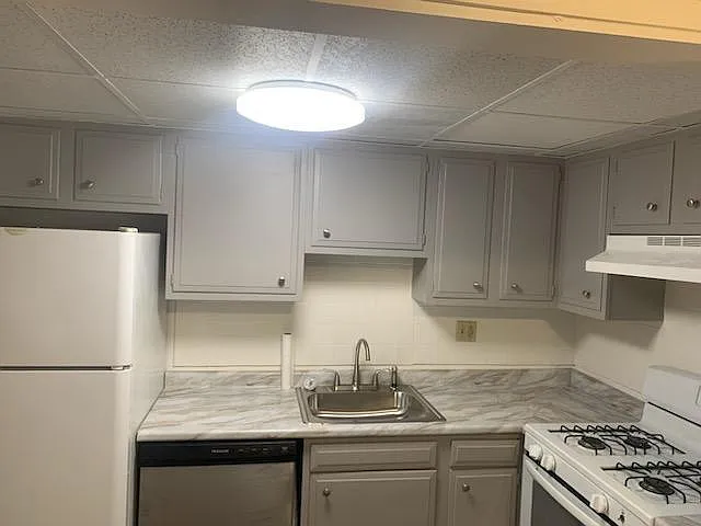 1015 Jackman Ave #304 — Photo 6
