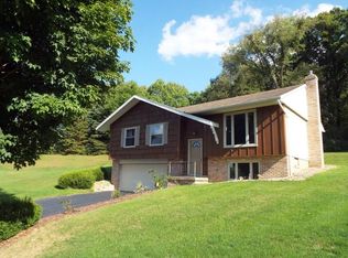 111 Coventry Dr, Butler, PA 16001