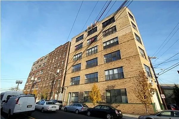 Sold by Knecht Properties | media 10