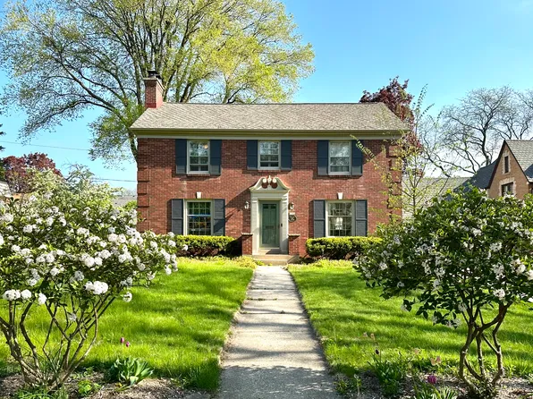 8104 Brookside Pl, Wauwatosa, WI 53213