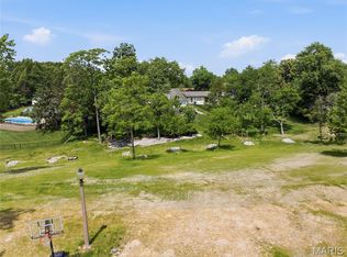 3 Summit Sta, Saint Charles, MO 63303