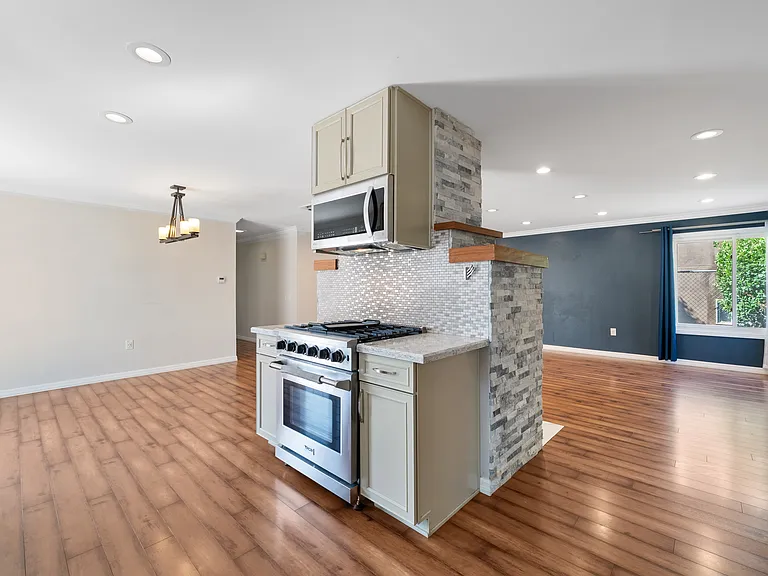 2525 Indianapolis Ave — Photo 7
