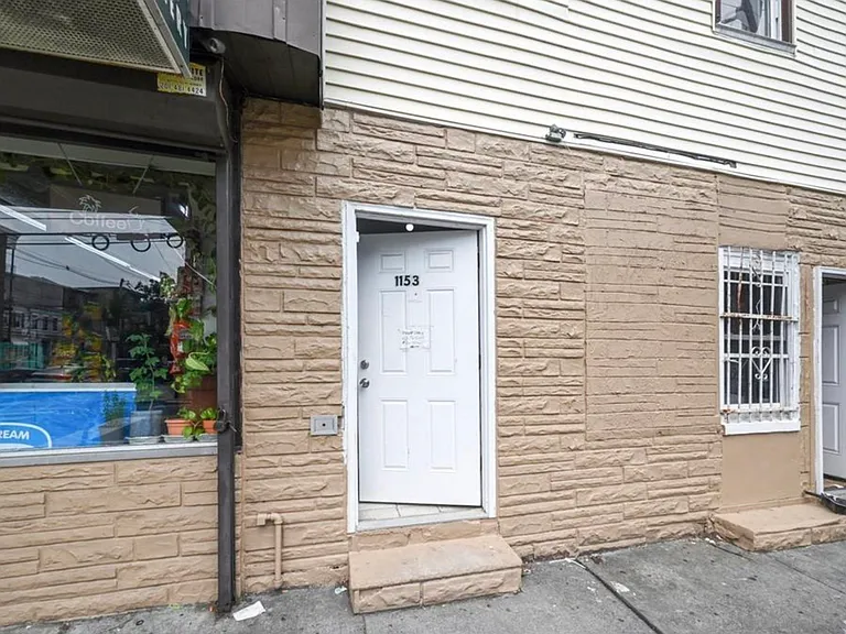 1153 Summit Ave #3 — Photo 8