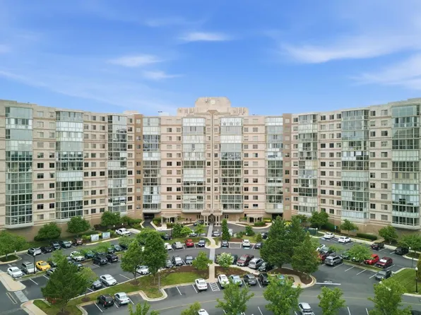 19385 Cypress Ridge Ter Unit 219, Leesburg, VA 20176