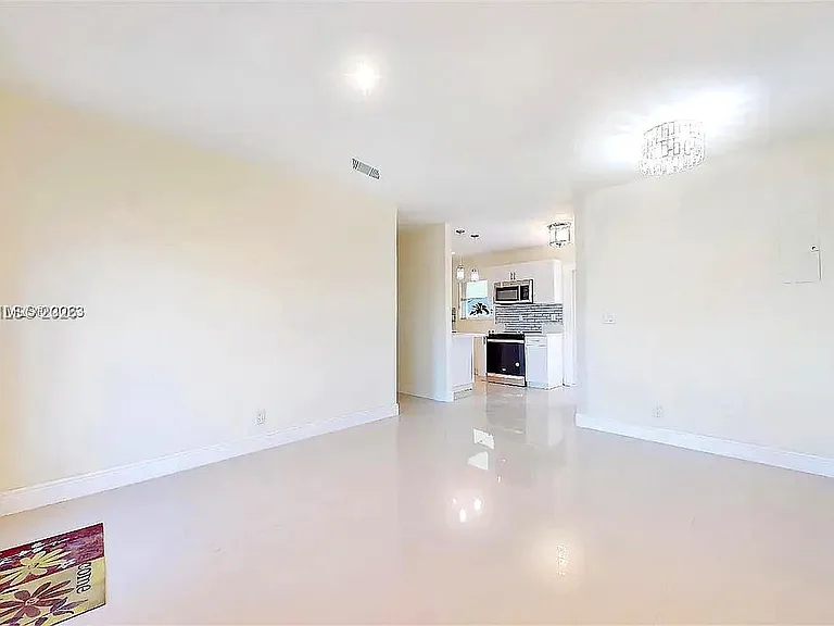 22220 SW 112th Ave — Photo 4
