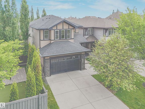 2nd image of 1090 Armitage Cres SW