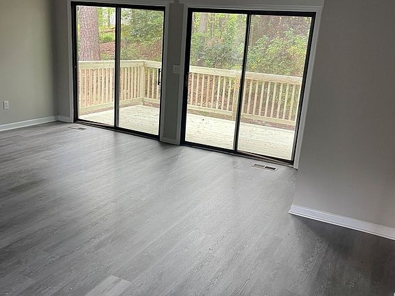 5th image of 7583 Raleigh Ln