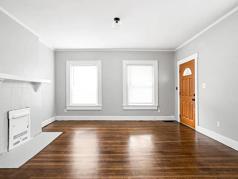 3247 N Park Ave — Photo 6