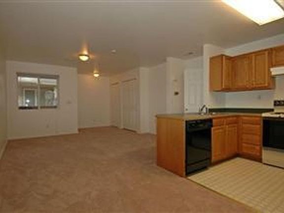 4th image of 146 Sagebrush Ave APT C