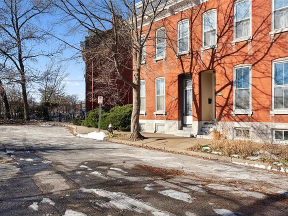 2nd image of 1441 Wright St