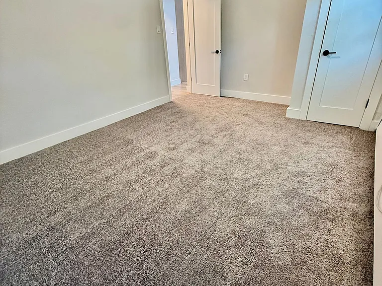 Oak Gardens Apartments — Photo 6