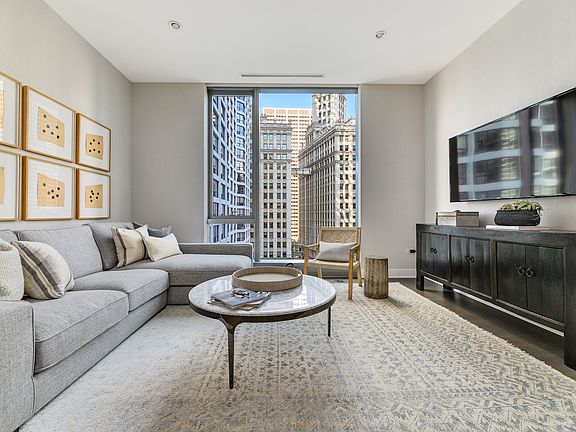 5th image of 403 N Wabash Ave APT 4A