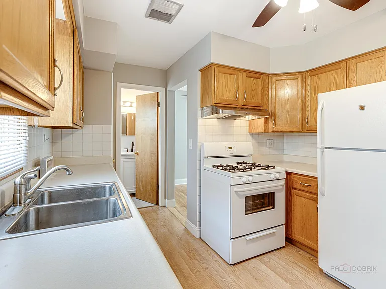 416 S Edward St #416 — Photo 9