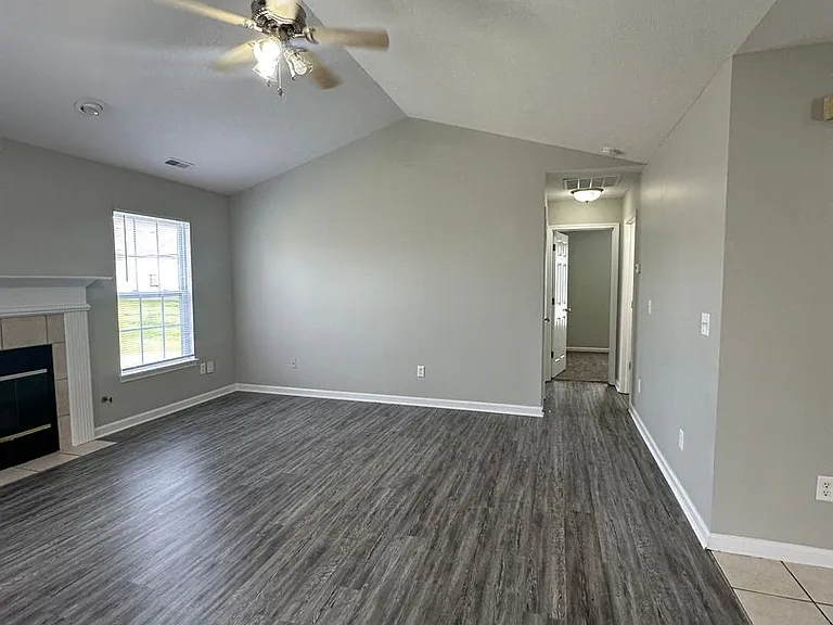 3749 Ellison Dr — Photo 2