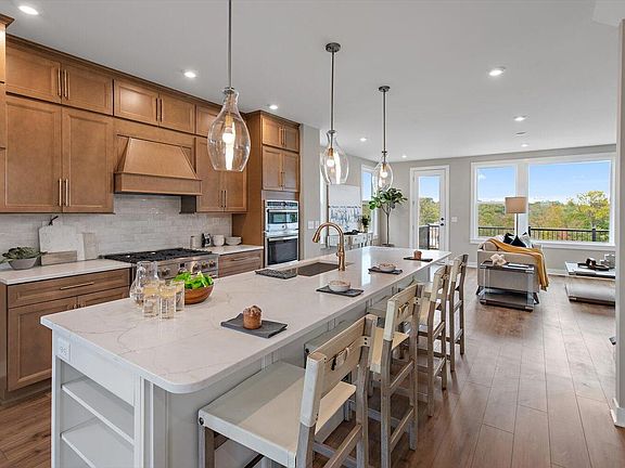 2nd image of 260 Ascent Ln #13-601