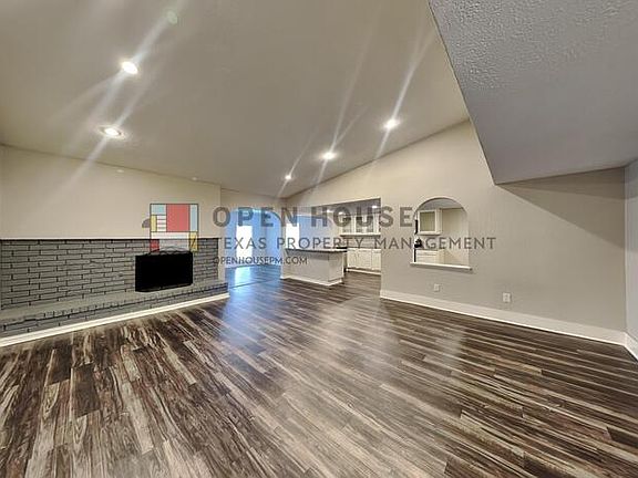 3rd image of 937 Grand Teton Dr