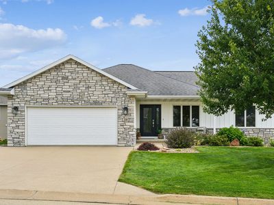 218 Bryn Dr, Peosta, IA, 52068