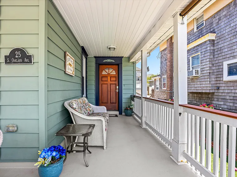 25 S Oakland Ave — Photo 6