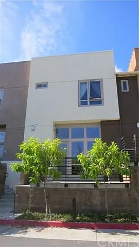 2 bed, 1410 sqft, $3,400 — Photo 1