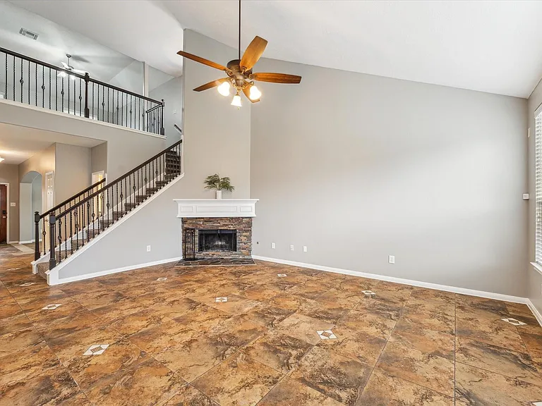 3122 Schumann Oaks Dr — Photo 9