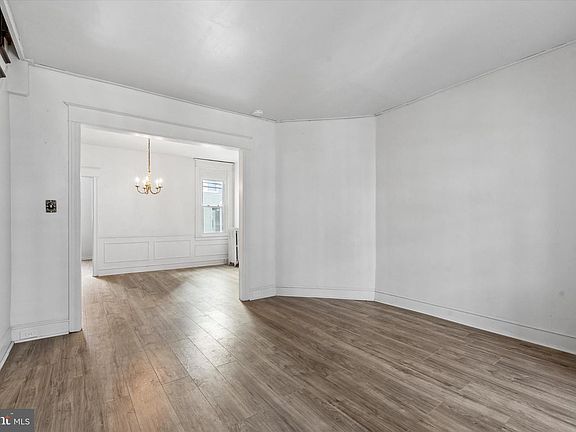 4th image of 5929 N Leithgow St