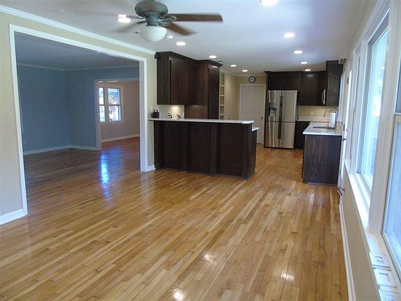 4th image of 3950 Dunwoody Dr