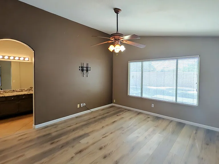 929 N Quail Ln — Photo 19