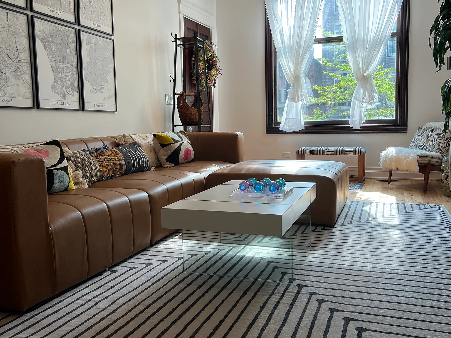 3 bed, 2000 sqft, $13,000 — Photo 2