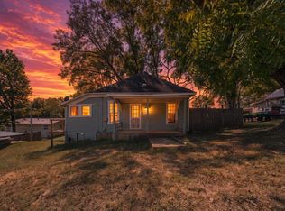 216 S 7th St, Thayer, MO 65791