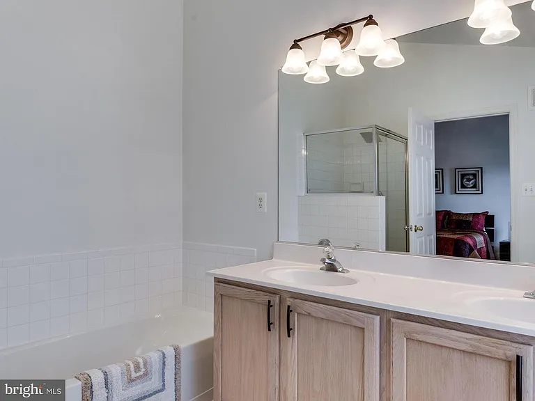 12806 Rexmore Dr #12806 — Photo 11