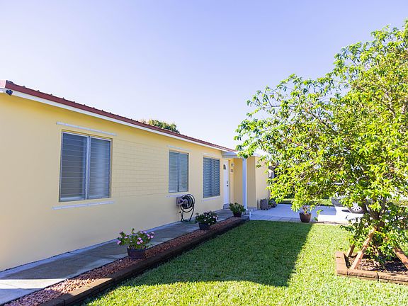 3rd image of 2028 Bridgeman Dr