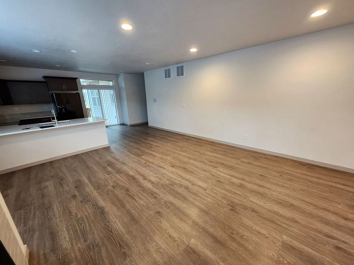 Building Photo - 70 NE Cessna Dr #1