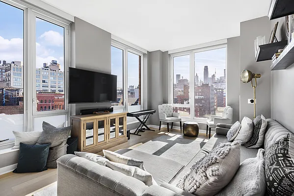 Rented by Compass | media 44