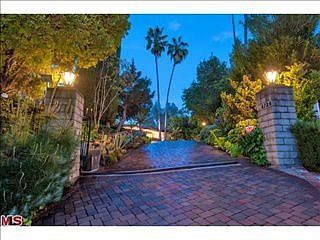 3rd image of 4728 Caritina Dr