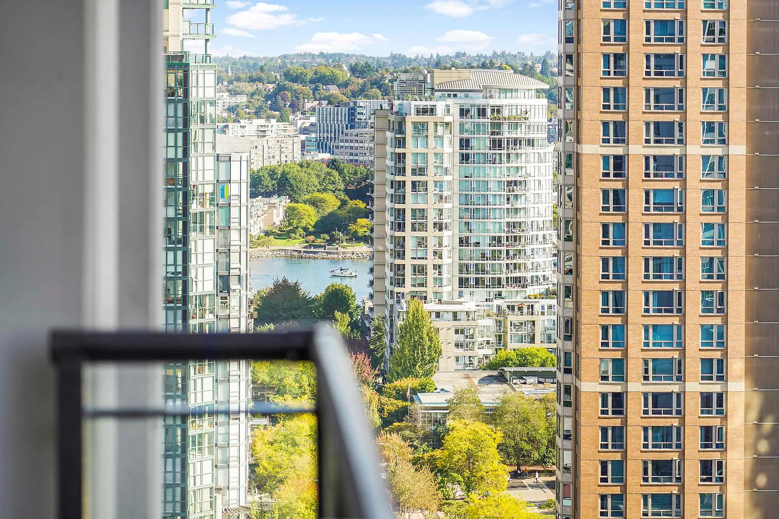 1295 Richards St #2107 photo 1