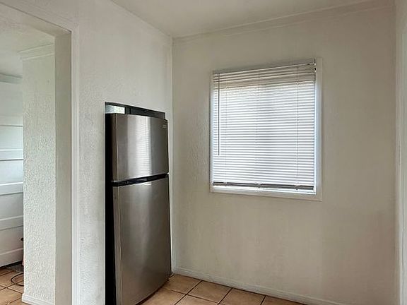 5th image of 3621-3623 Eugene Pl #3621
