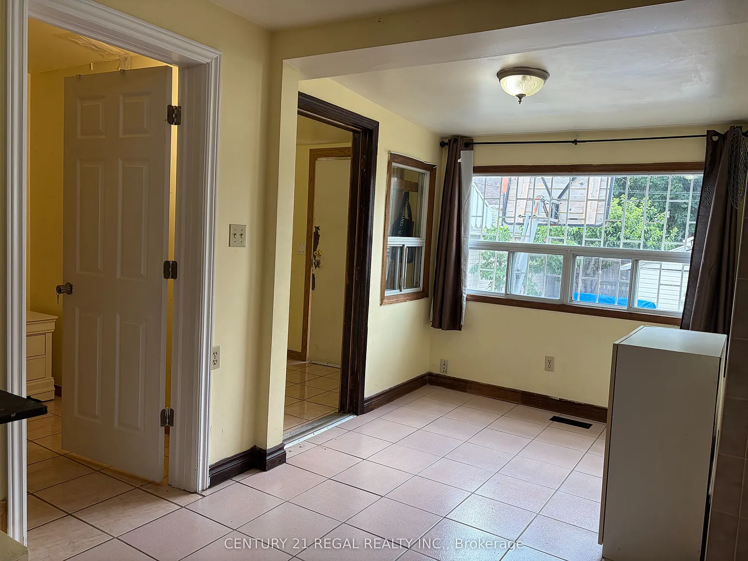 2 bed, $1,800 — Photo 2