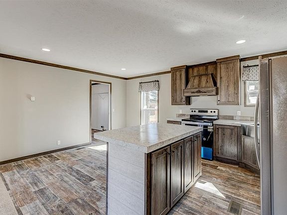 3rd image of 2512 Nelson Ave