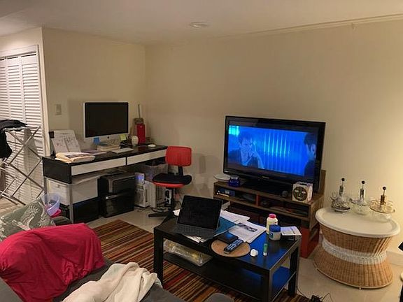 3rd image of 1725 Willoughby Ave Floor 1