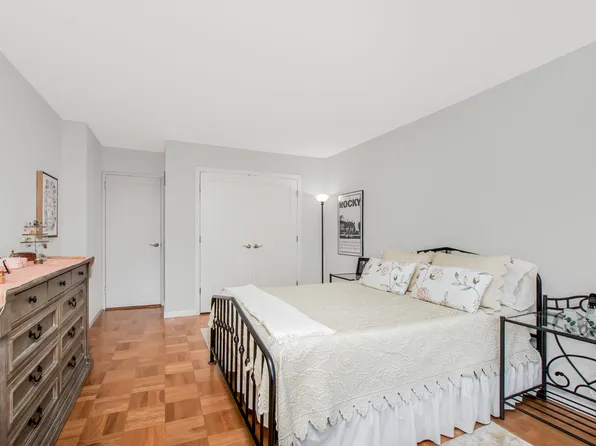 3333 Henry Hudson Parkway image 7 of 10