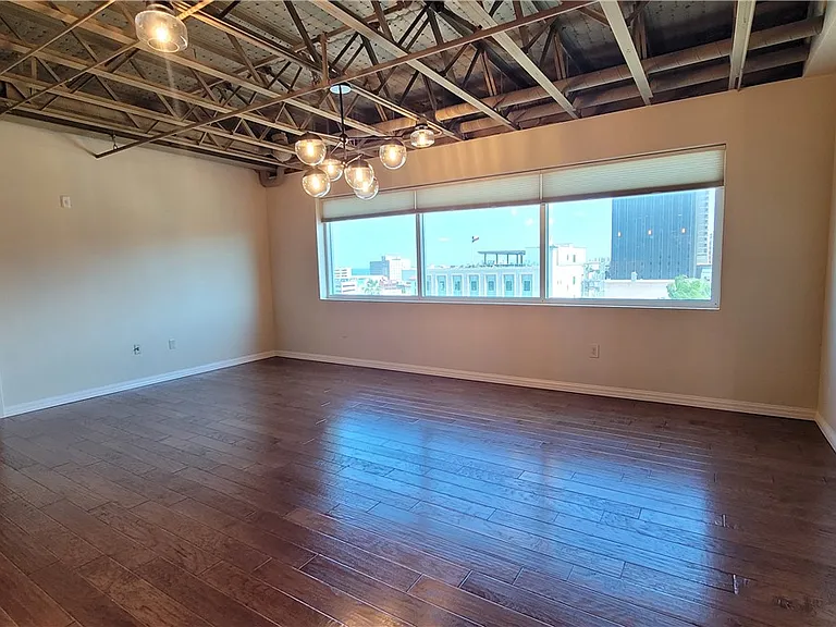 901 N Upper Broadway St #502 — Photo 12