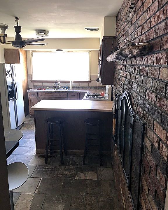Kitchen from entryway 
